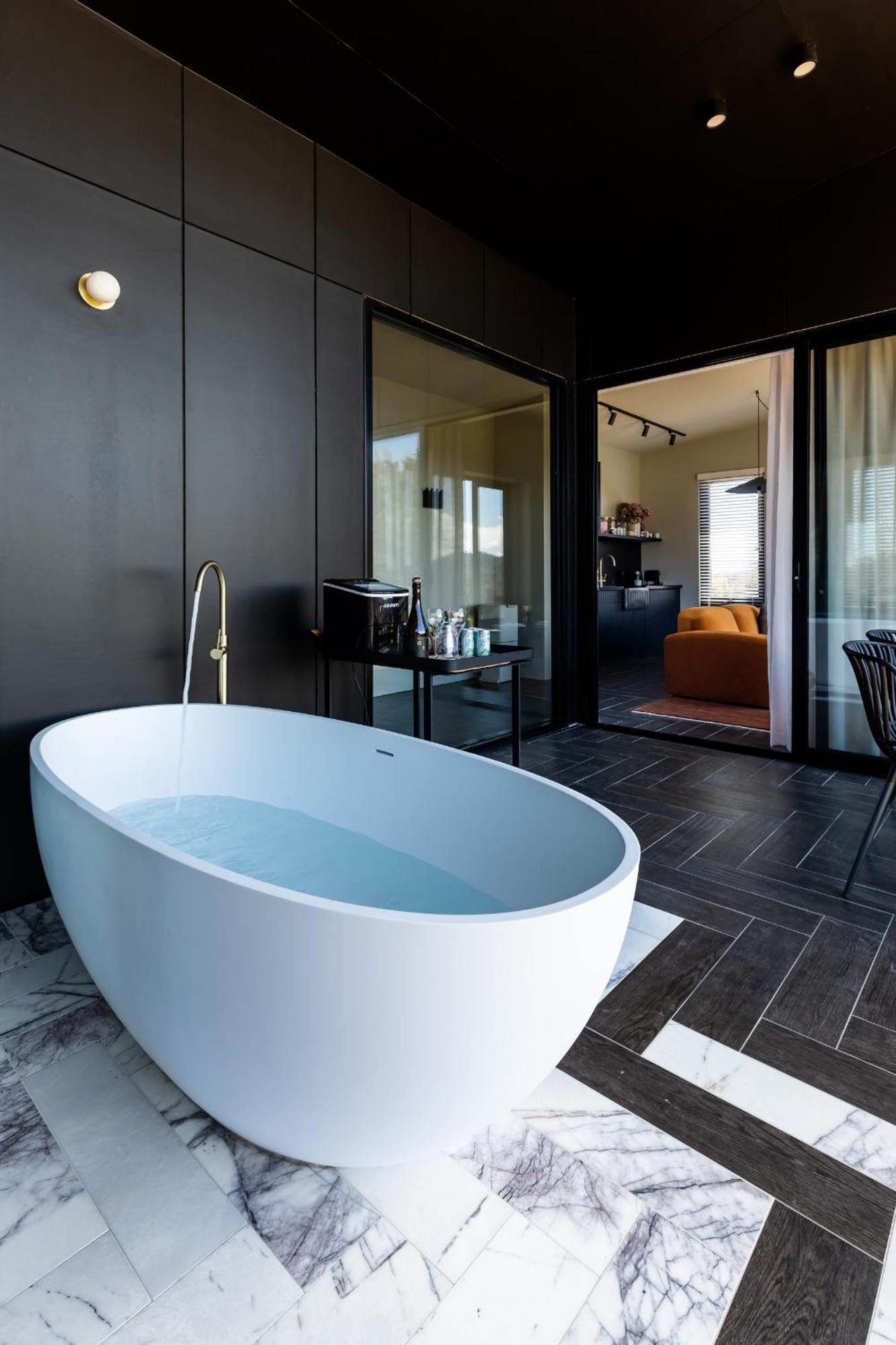Wherewithal Luxury Suites Carlton Dış mekan fotoğraf